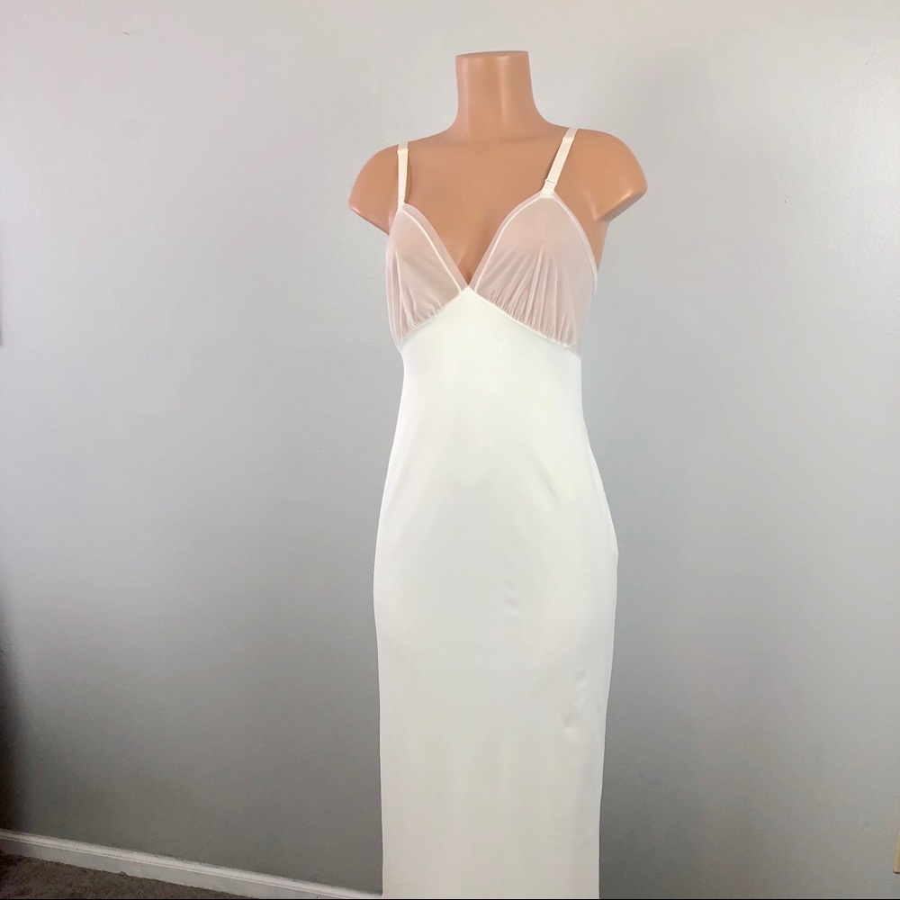 Vintage LeVoy’s Ivory Nightgown or Slip size small